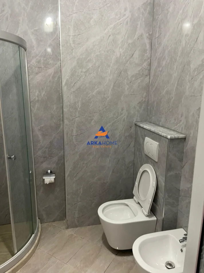Tirane, jepet me qera apartament 1+1+Ballkon Kati 1, 80 m² 626 € 