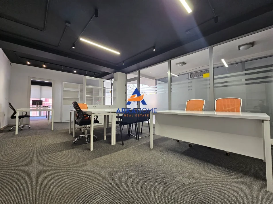 Tirane, jepet me qera zyre Kati 2, 72 m² 1.100 € 