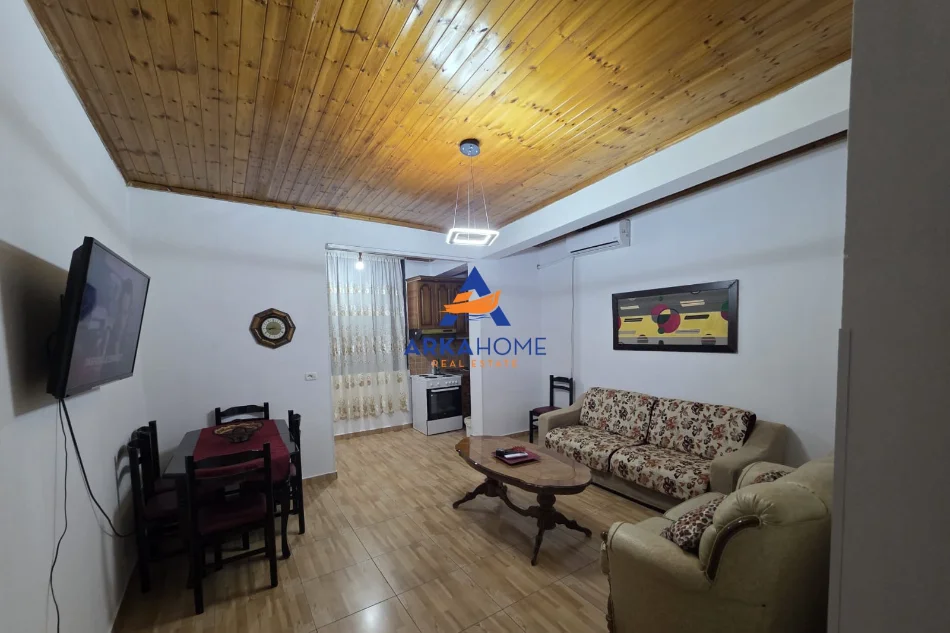 Tirane, jepet me qera apartament 1+1+Ballkon Kati 3, 75 m² 418 € 