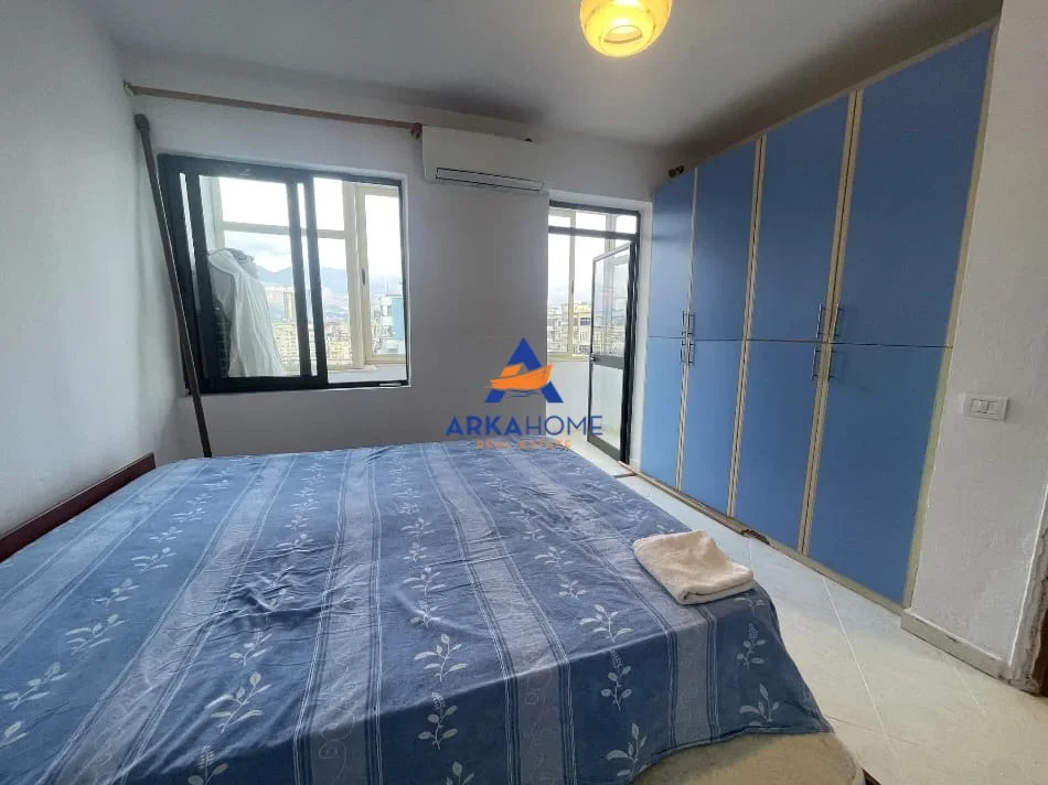 Tirane, jepet me qera apartament 2+1+Ballkon Kati 12, 120 m² 600 € 