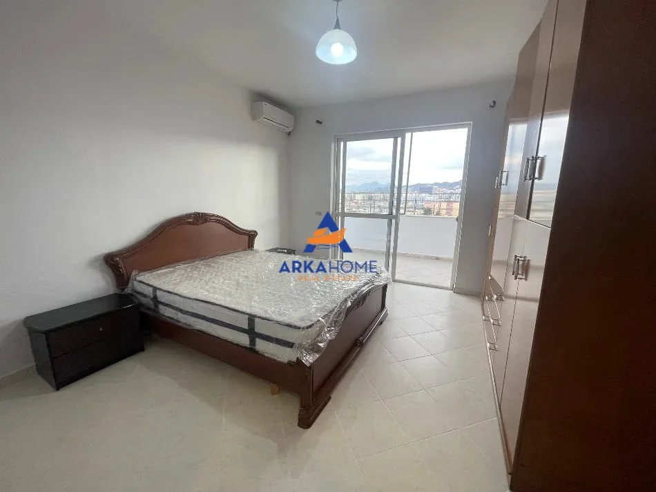Tirane, jepet me qera apartament 2+1+Ballkon Kati 12, 120 m² 600 € 
