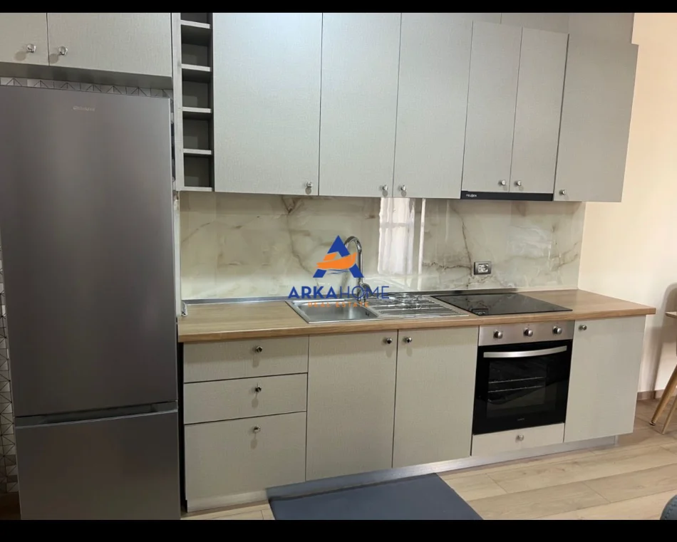 Tirane, jepet me qera apartament 2+1+Ballkon Kati 4, 68 m² 700 € 