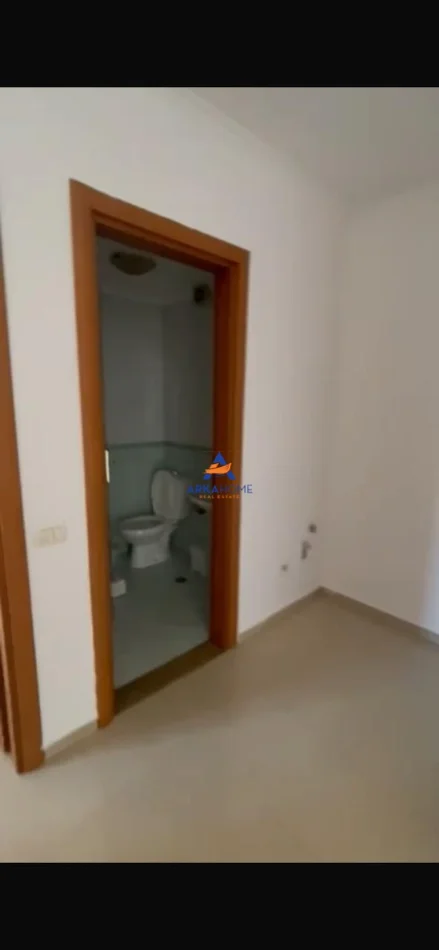 Tirane, jepet me qera apartament 2+1+Ballkon Kati 6, 110 m² 800 € 