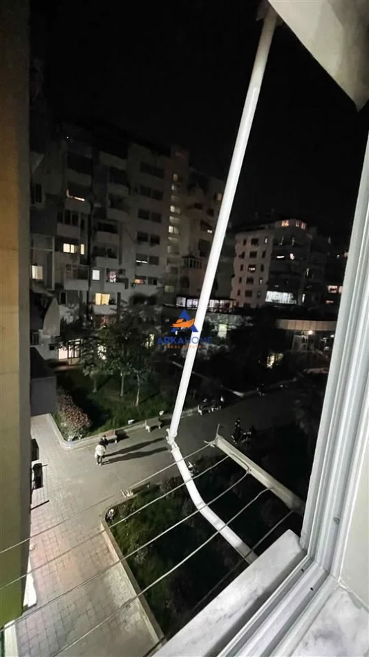 Tirane, jepet me qera apartament 1+1+Ballkon Kati 3, 60 m² 650 € 