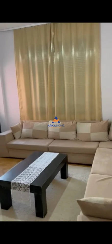 Tirane, jepet me qera apartament 2+1+Ballkon Kati 3, 70 m² 417 € 