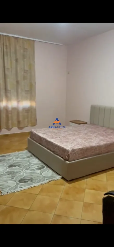 Tirane, jepet me qera apartament 2+1+Ballkon Kati 3, 70 m² 417 € 