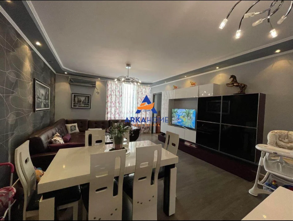 Tirane, shitet apartament 2+1+Ballkon Kati 2, 106 m² 157.068 € 