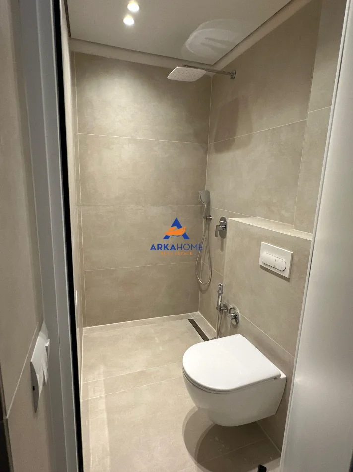 Tirane, jap me qera apartament 3+1+Ballkon , 105 m² 850 € 