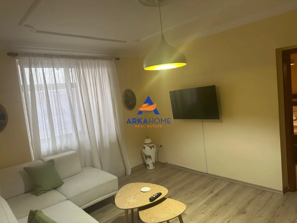 Tirane, jepet me qera apartament 3+1+Ballkon , 90 m² 1.044 € (sheshi willson)