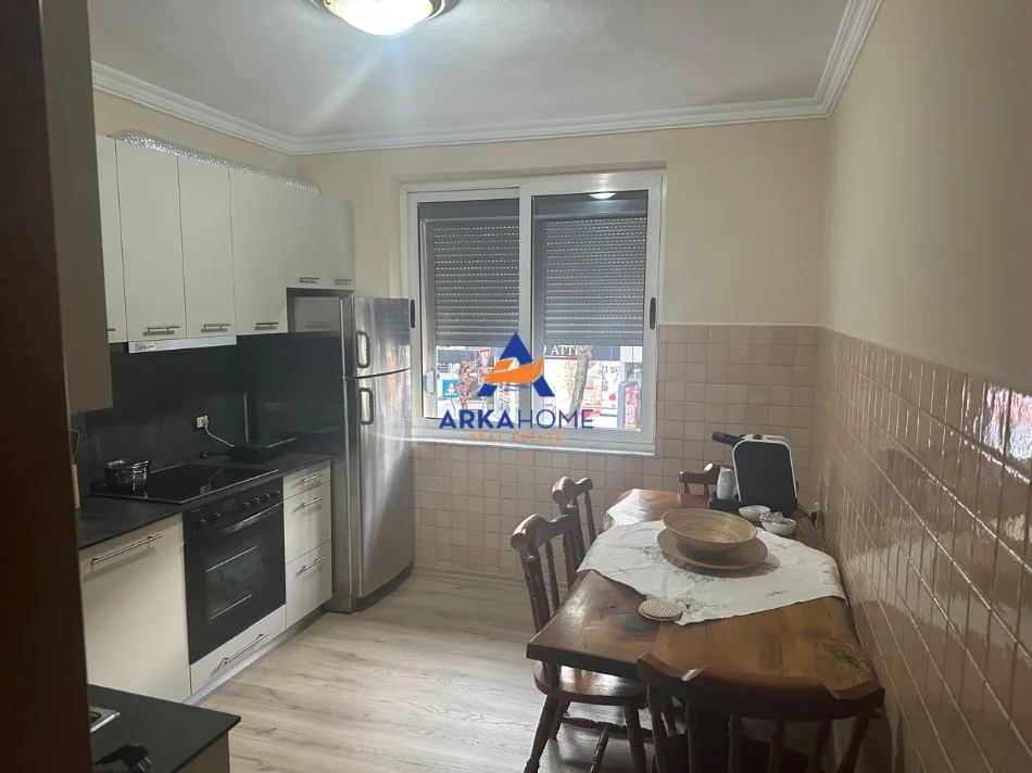 Tirane, jepet me qera apartament 3+1+Ballkon , 90 m² 1.044 € (sheshi willson)