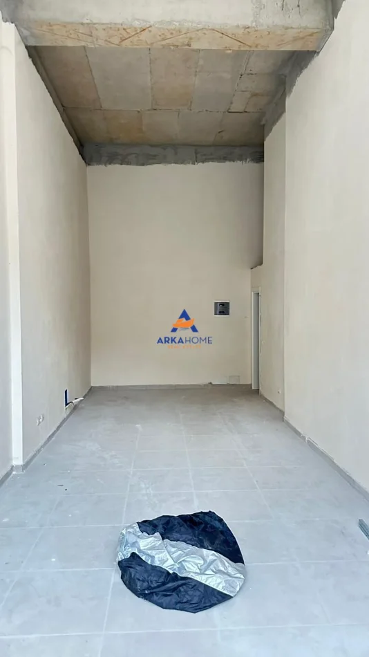 Tirane, jepet me qera ambjent biznesi Kati 0, 30 m² 1.044 € 