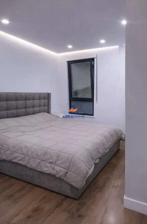 Tirane, shitet apartament 2+1+Ballkon Kati 7, 100 m² 200.000 € 