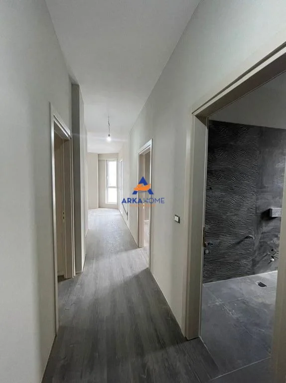 Tirane, shitet apartament 3+1+Ballkon Kati 4, 136 m² 474.000 € 