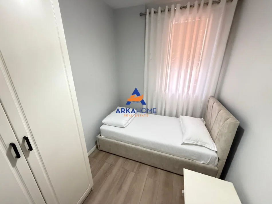 Tirane, jepet me qera apartament 2+1+Ballkon Kati 11, 82 m² 1.200 € 
