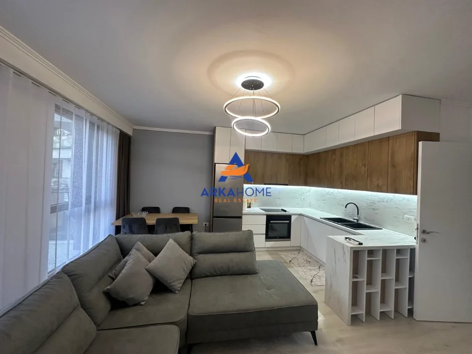 Tirane, shitet apartament 2+1+Ballkon Kati 9, 100 m² 175.000 € 