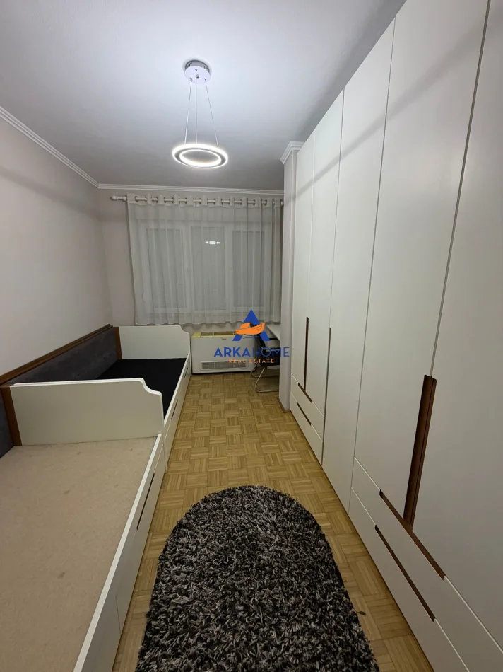 Tirane, jepet me qera apartament 2+1+Ballkon Kati 7, 100 m² 950 € 