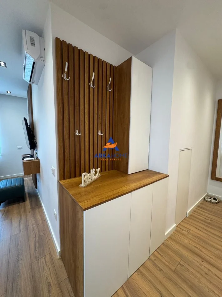 Tirane, jepet me qera apartament 1+1+Ballkon Kati 9, 50 m² 682 € 