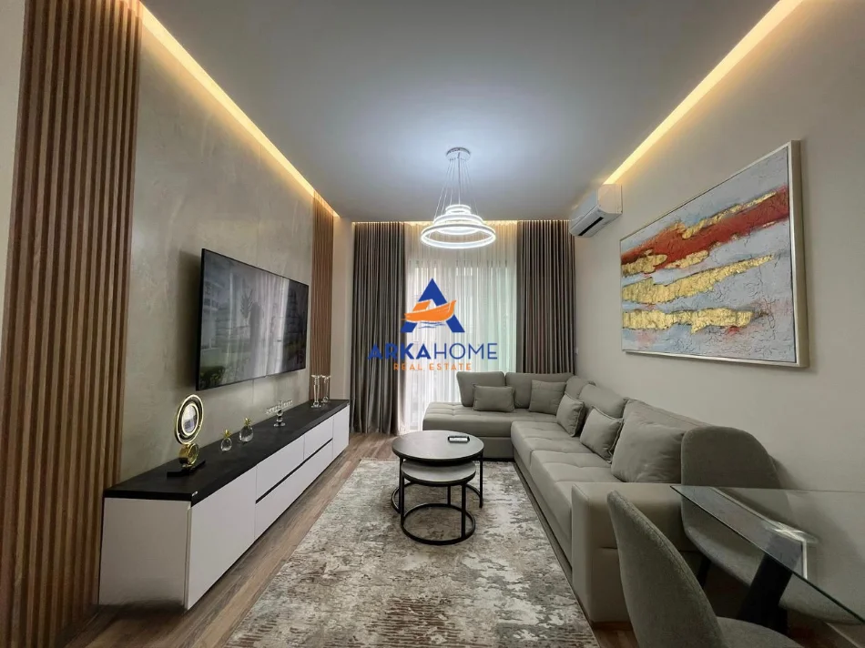 Tirane, jepet me qera apartament 1+1+Ballkon Kati 4, 70 m² 900 € 