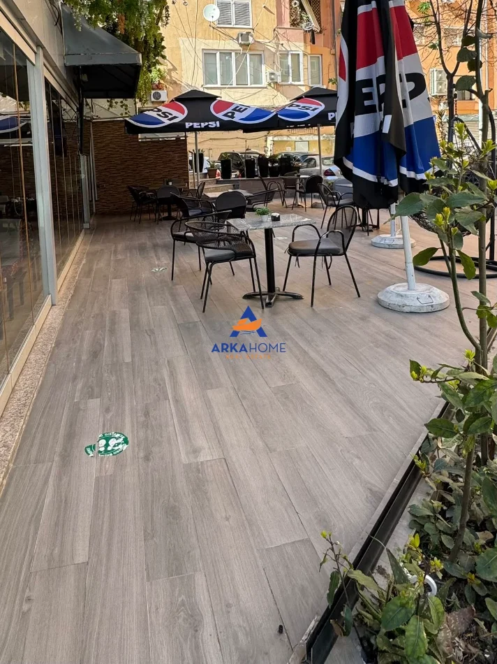 Tirane, jepet me qera hotel Kati 1, 600 m² 12.500 € 