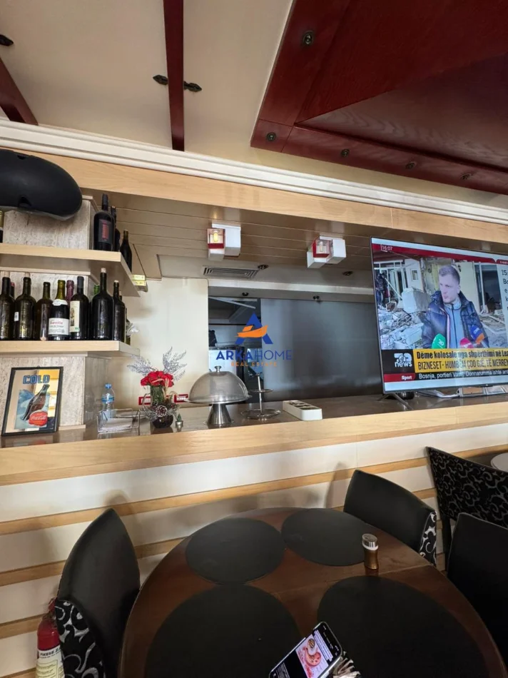 Tirane, jepet me qera hotel Kati 1, 600 m² 12.500 € 