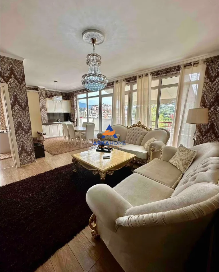 Tirane, jepet me qera apartament Dublex Kati 4, 200 m² 1.200 € 