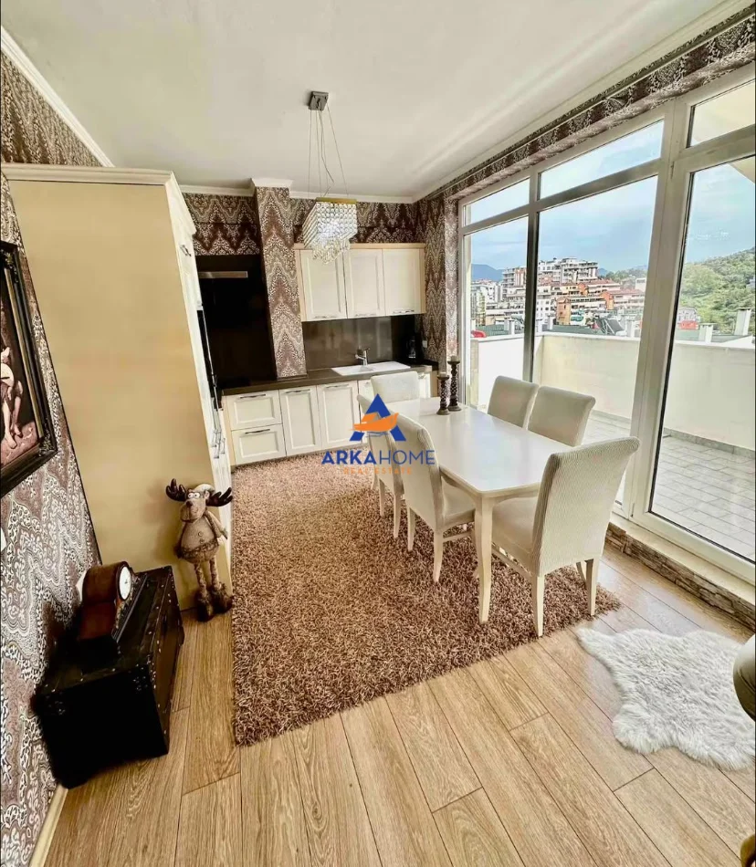 Tirane, jepet me qera apartament Dublex Kati 4, 200 m² 1.200 € 