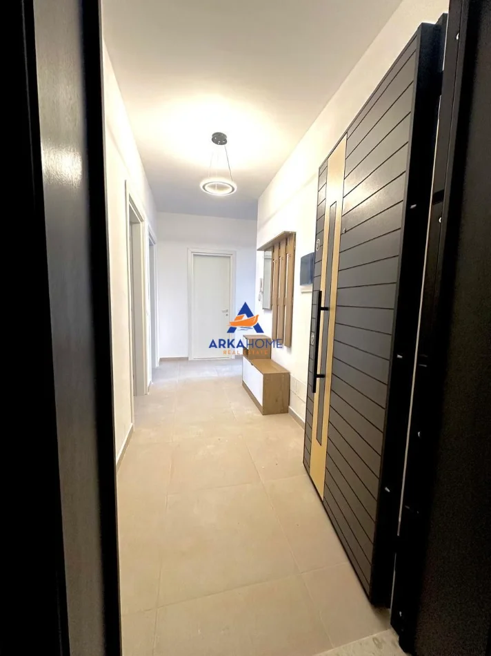 Tirane, jepet me qera apartament 2+1+Ballkon Kati 4, 98 m² 500 € 