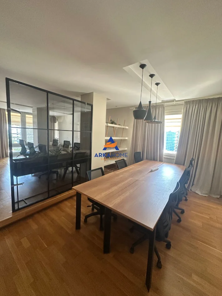 Shqiperi, jepet me qera zyre Kati 6, 140 m² 2.900 € 