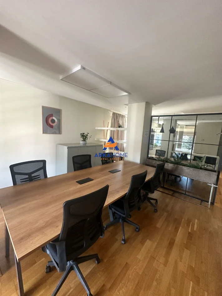Shqiperi, jepet me qera zyre Kati 6, 140 m² 2.900 € 