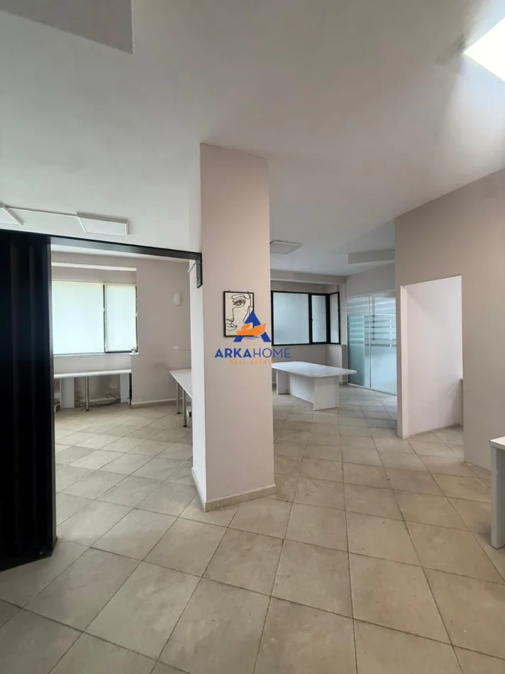 Tirane, jepet me qera zyre Kati 2, 110 m² 1.219 € 