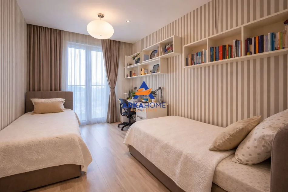 Tirane, shitet apartament 2+1+Ballkon Kati 21, 127 m² 609.600 € 