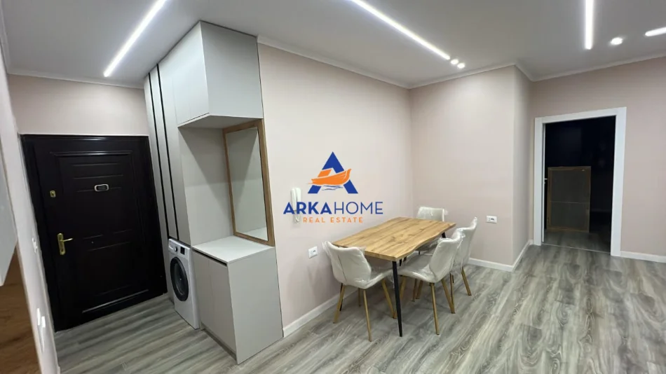 Tirane, jepet me qera apartament 1+1 Kati 1, 92 m² 682 € 