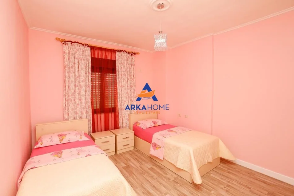 Tirane, jepet me qera apartament 3+1+Ballkon Kati 16, 157 m² 1.200 € 