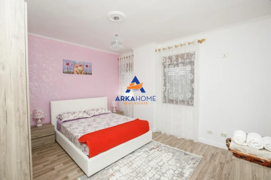 Tirane, jepet me qera apartament 3+1+Ballkon Kati 16, 157 m² 1.200 € 