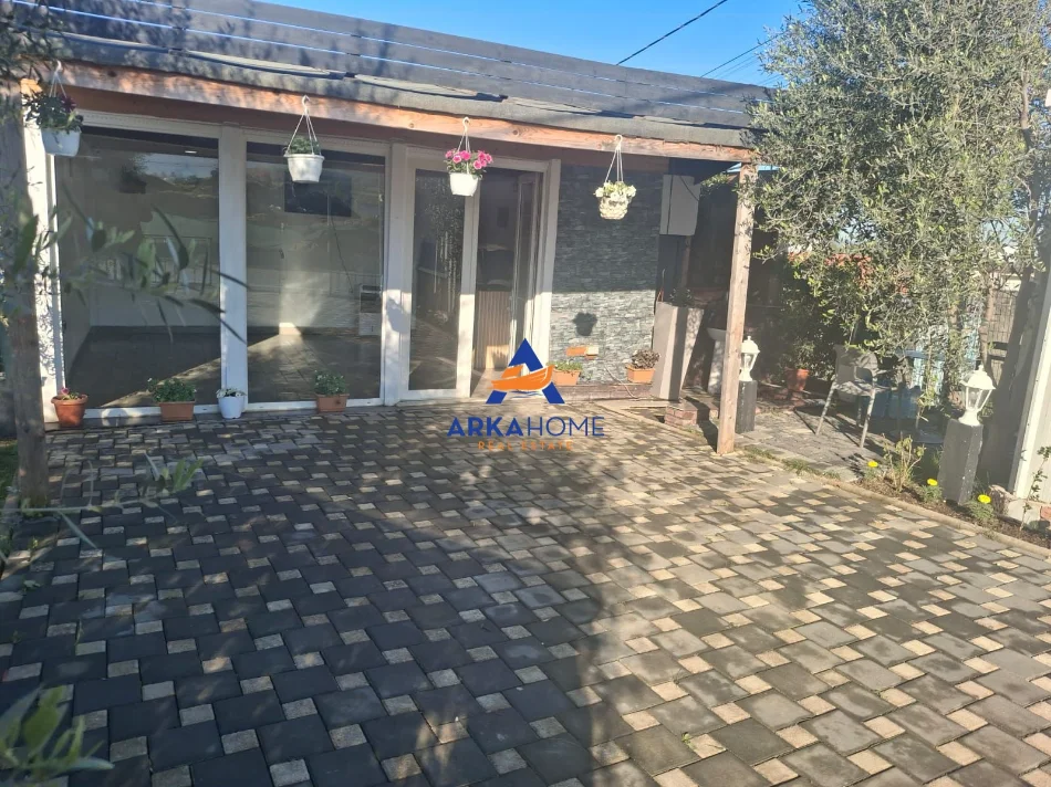 Tirane, jepet me qera ambjent biznesi Kati 0, 160 m² 380.000 € 