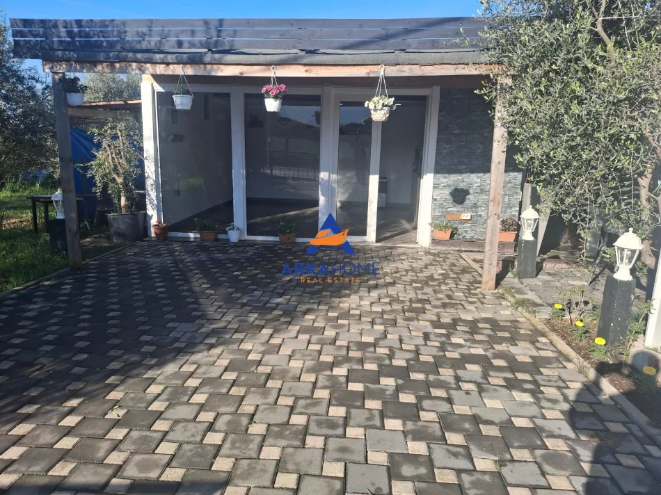 Tirane, jepet me qera ambjent biznesi Kati 0, 160 m² 380.000 € 