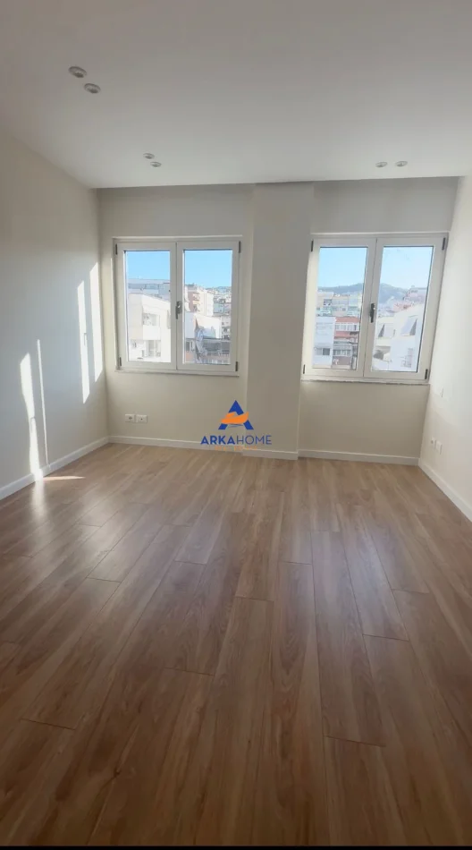 Tirane, shitet apartament 1+1 Kati 5, 68 m² 180.000 € 