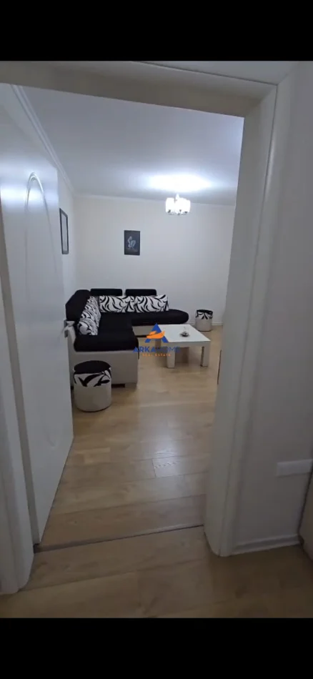 Tirane, jepet me qera apartament 1+1+Ballkon Kati 3, 70 m² 550 € 