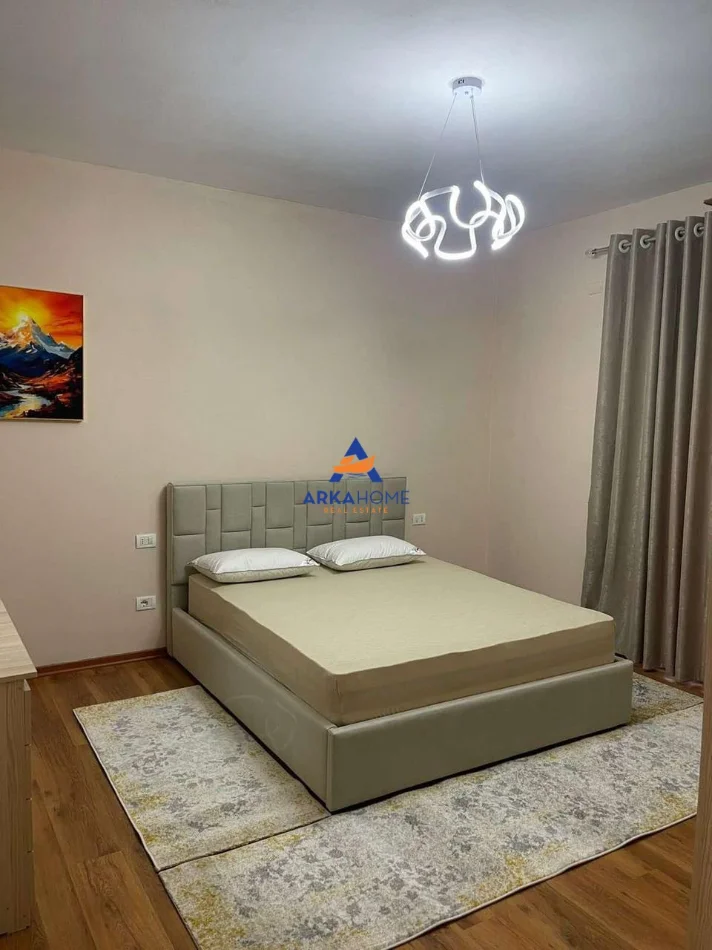 Tirane, jepet me qera apartament 2+1+Ballkon Kati 2, 110 m² 550 € 