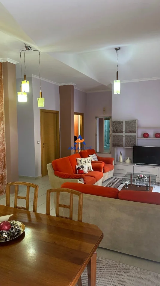 Tirane, jepet me qera apartament 3+1+Ballkon Kati 2, 144 m² 891 € 