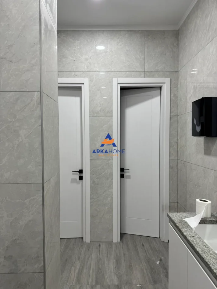 Tirane, jepet me qera ambjent biznesi Kati 0, 405 m² 5.300 € 