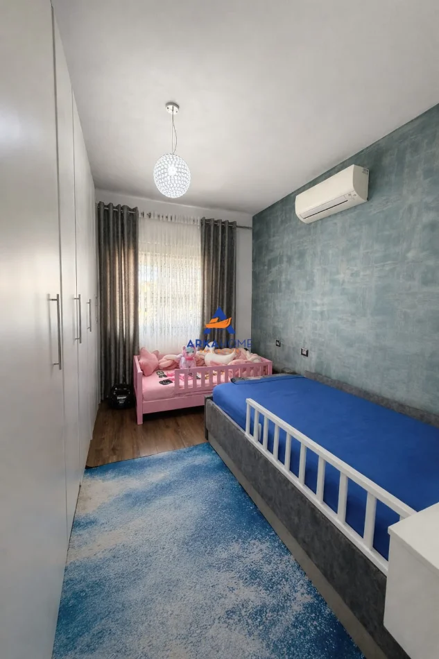 Tirane, jepet me qera apartament 2+1+Ballkon Kati 4, 97 m² 734 € 