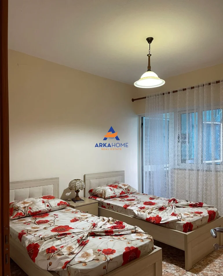 Tirane, jepet me qera apartament 2+1+Ballkon Kati 3, 103 m² 629 € 