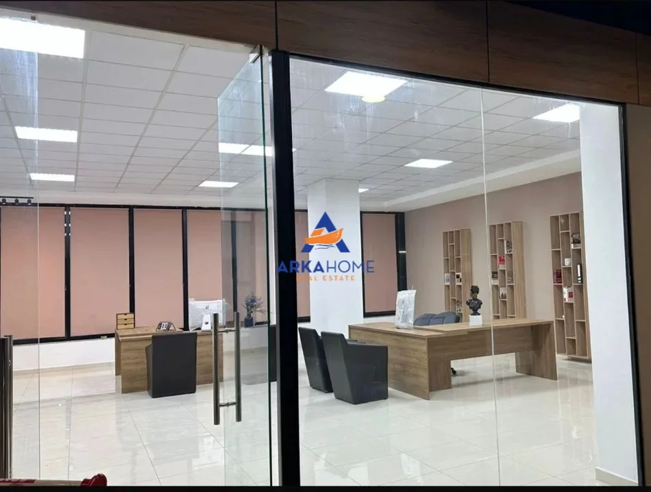 Tirane, jepet me qera ambjent biznesi Kati 1, 120 m² 700 € 