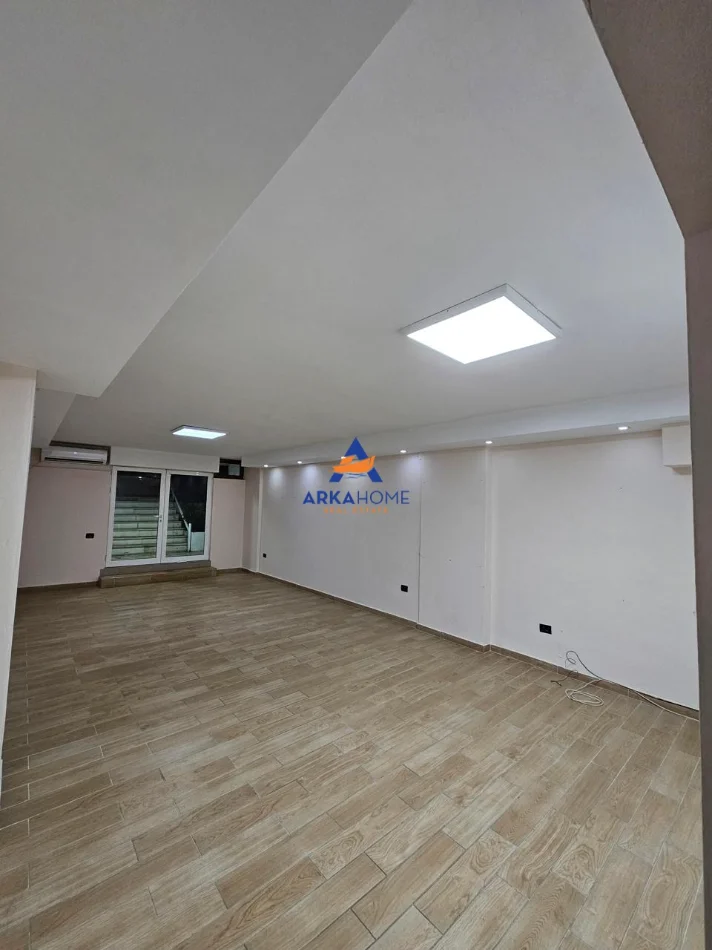 Tirane, jepet me qera dyqan Kati 0, 60 m² 629 € (Tirana, Tirana Municipality, Tirana County, Central Albania, 1001-1028, Albania)
