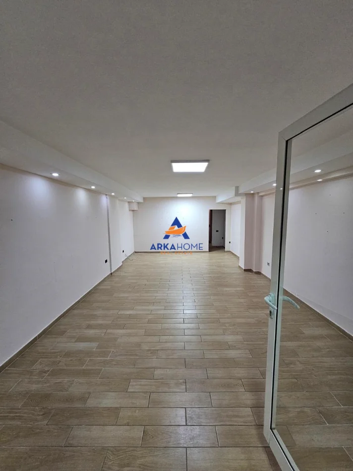 Tirane, jepet me qera dyqan Kati 0, 60 m² 629 € (Tirana, Tirana Municipality, Tirana County, Central Albania, 1001-1028, Albania)