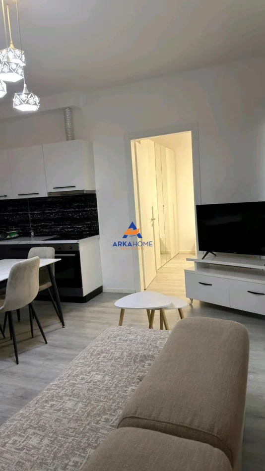 Tirane, jepet me qera apartament 2+1+Ballkon Kati 3, 78 m² 700 € 