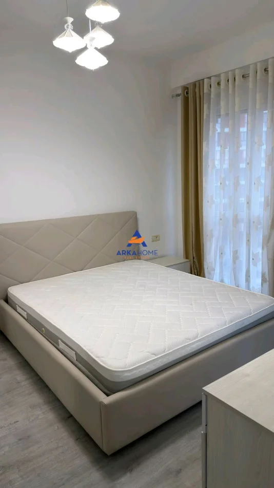 Tirane, jepet me qera apartament 2+1+Ballkon Kati 3, 78 m² 700 € 