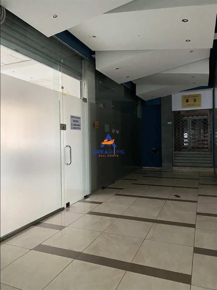 Tirane, shitet dyqan Kati 0, 70 m² 187.000 € 