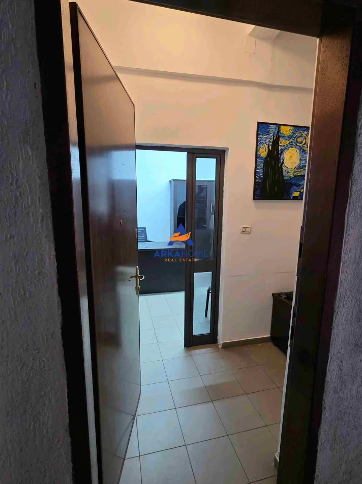 Tirane, jepet me qera dyqan Kati 0, 24 m² 524 € (Tirana, Tirana Municipality, Tirana County, Central Albania, 1001-1028, Albania)